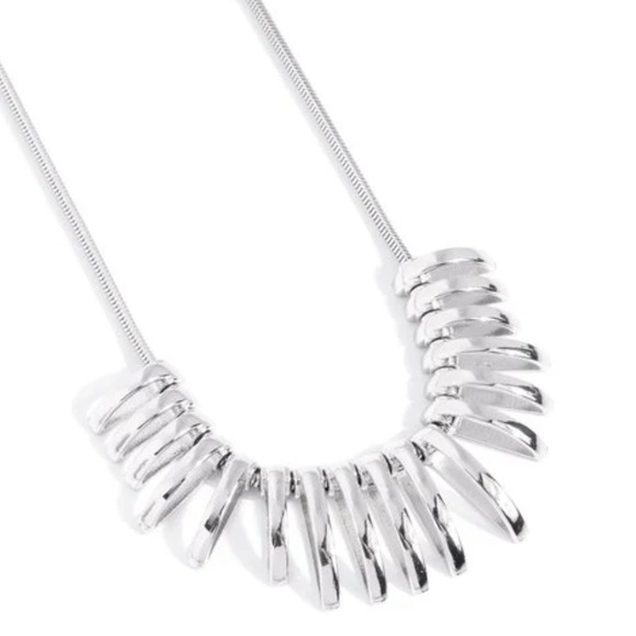 Paparazzi Silver Spiral Necklace Modern Minimalist Design - Picture 1 of 2
